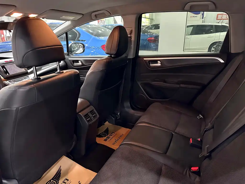 Jade 1.8 L Auto Comfort Elite 5-seat
