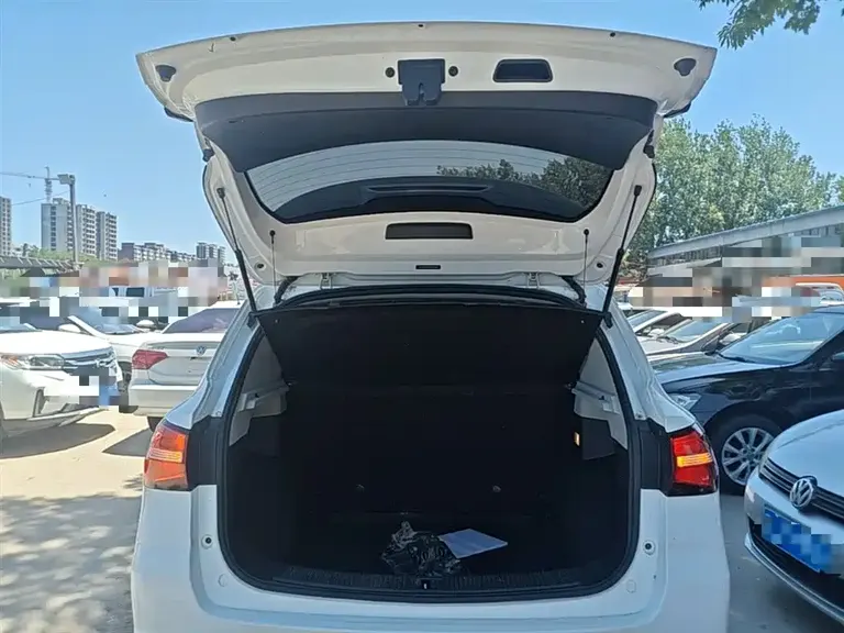 Roewe RX3 1.6 L CVT 4 G Connected Super Cool Elite