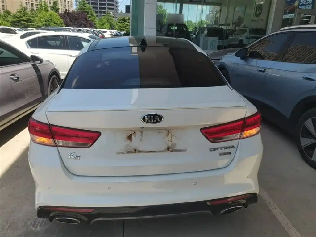 Kia K5 1.6 T Auto LUX