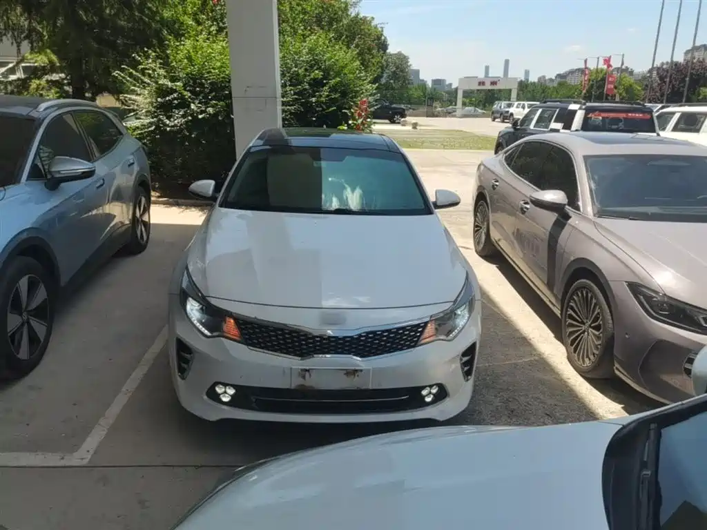 Kia K5 1.6 T Auto LUX