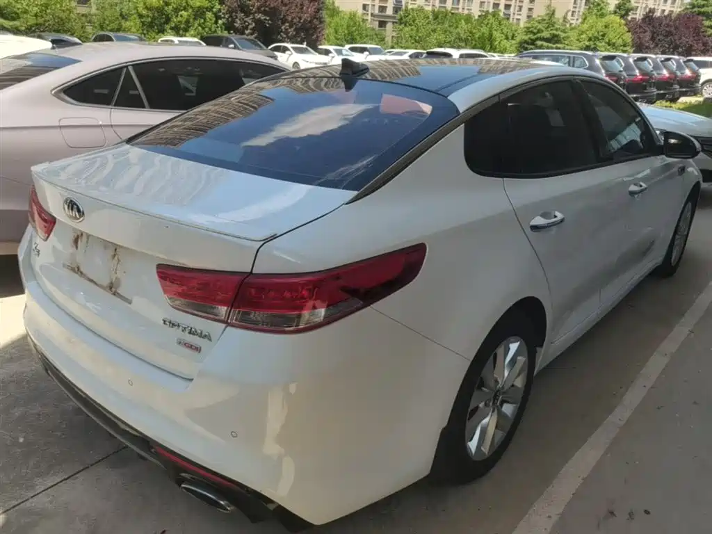 Kia K5 1.6 T Auto LUX