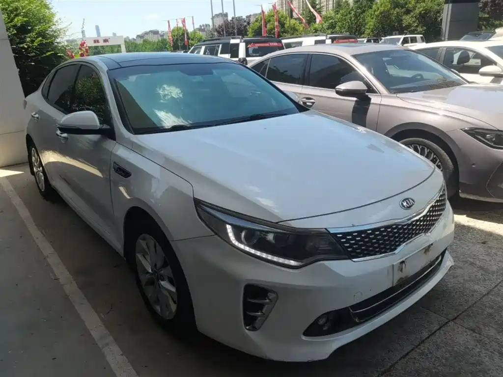 Kia K5 1.6 T Auto LUX