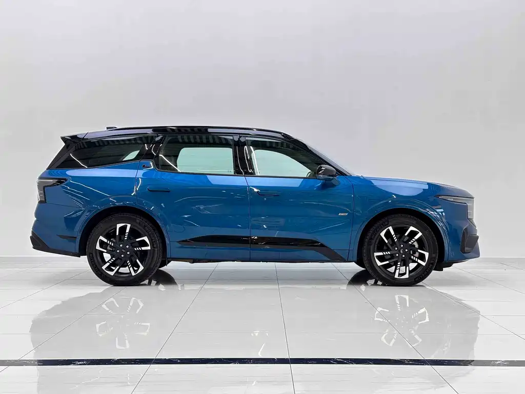 Edge Edge L 2.0 T EcoBoost E Hybrid 4 WD 7-seat STLine