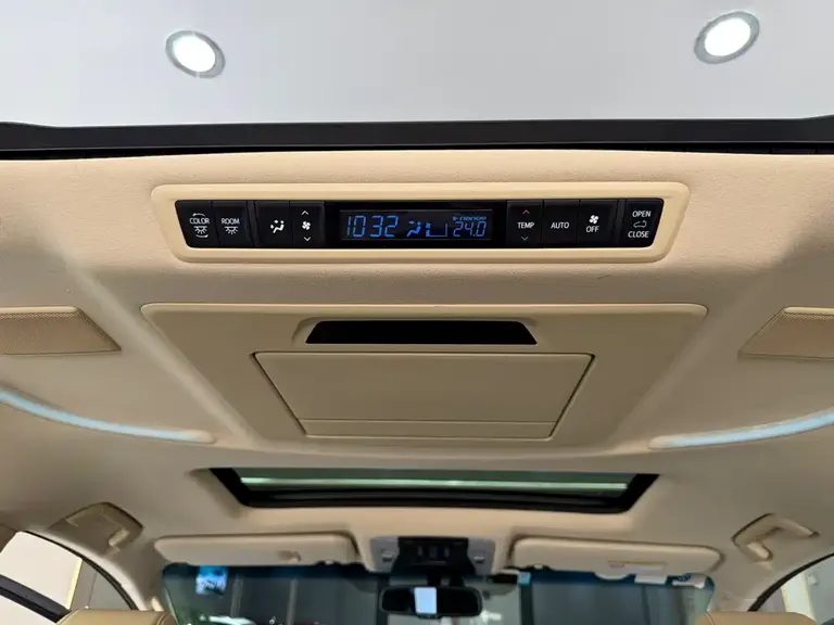 Toyota Alphard 3.5 L Luxury
