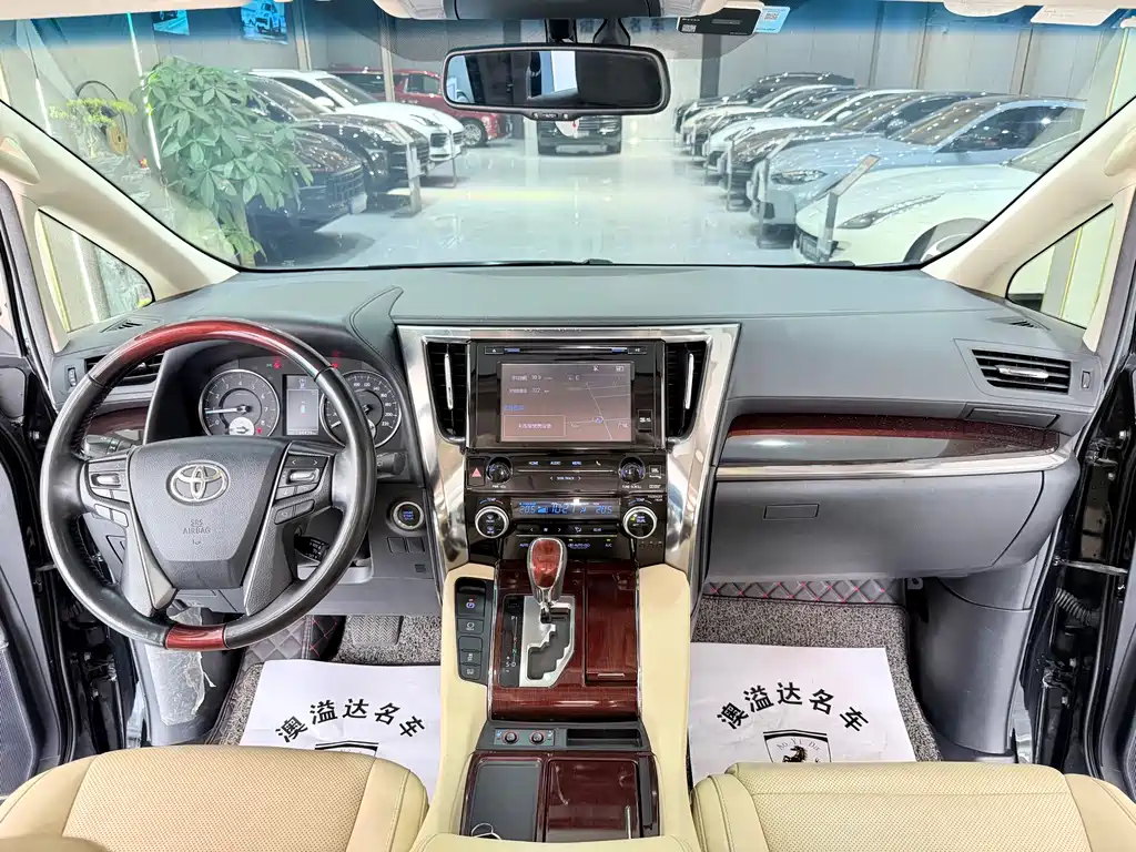 Alphard 3.5 L Luxury