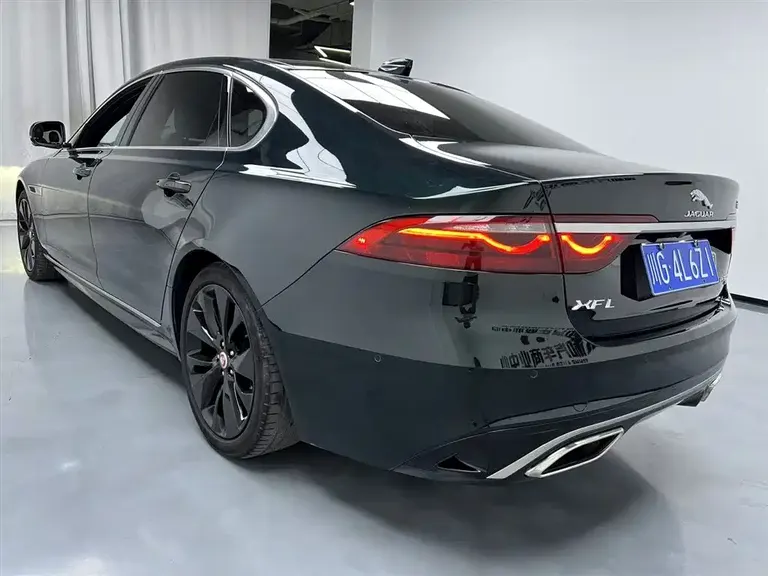 Jaguar XFL XFL 2.0 T P300 4 WD Flagship Sport