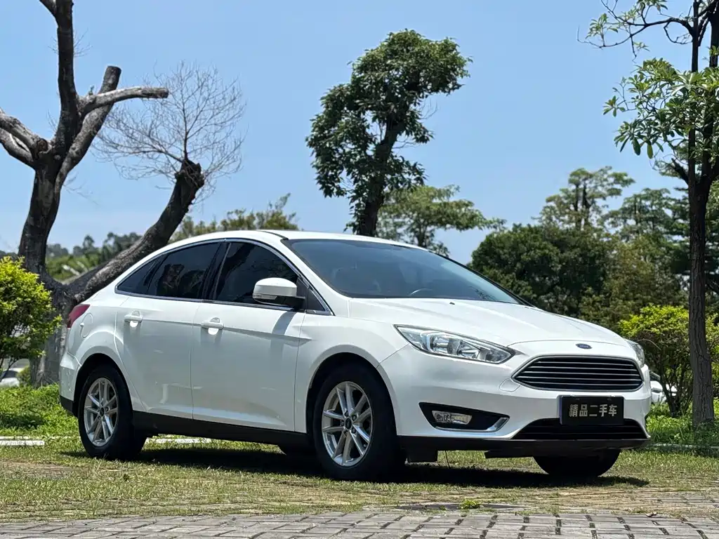 Focus Sedan 1.6 L Auto Style Smart Travel
