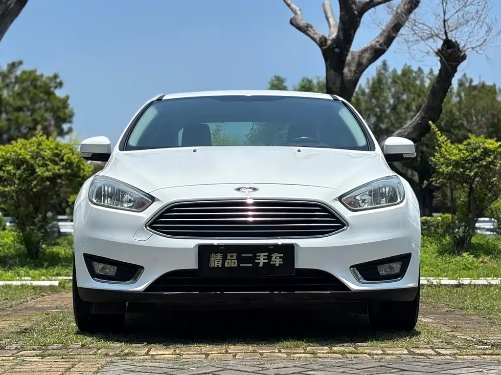 Focus Sedan 1.6 L Auto Style Smart Travel
