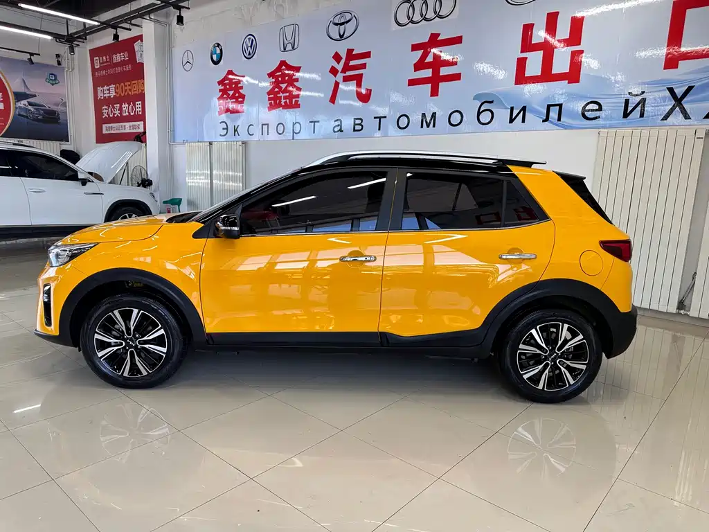 Stonic 1.4 L CVT Sunroof