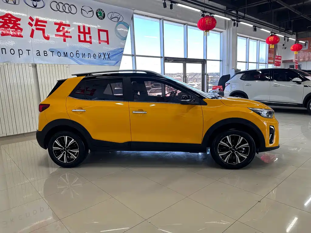 Stonic 1.4 L CVT Sunroof