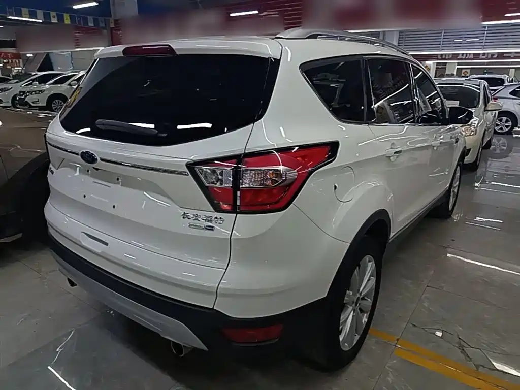 Kuga EcoBoost 245 4 WD Grand Wing