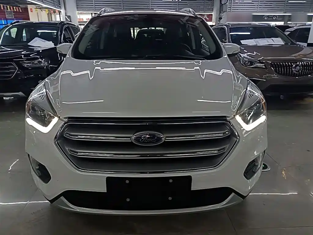 Kuga EcoBoost 245 4 WD Grand Wing