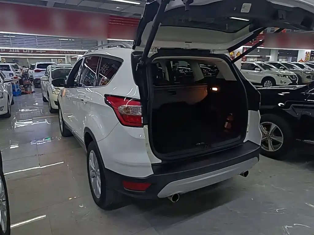 Kuga EcoBoost 245 4 WD Grand Wing