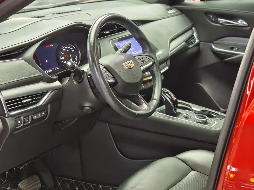 Cadillac XT4 凯迪拉克XT4 2020款 28 T 四驱铂金版