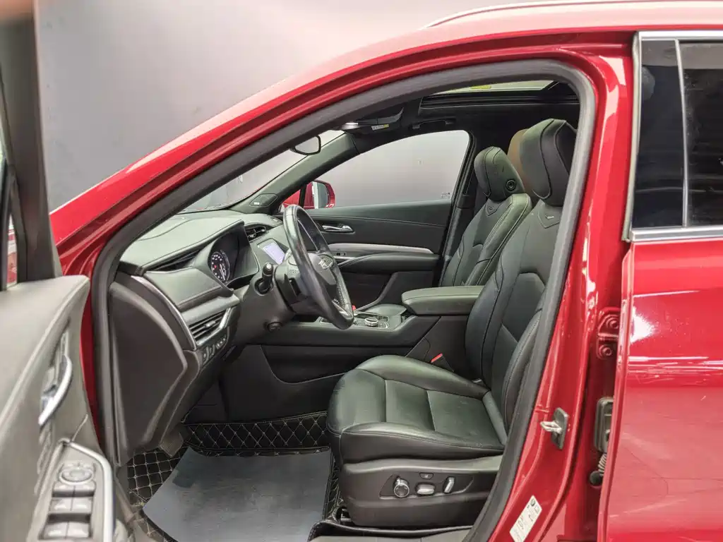 Cadillac XT4 凯迪拉克XT4 2020款 28 T 四驱铂金版