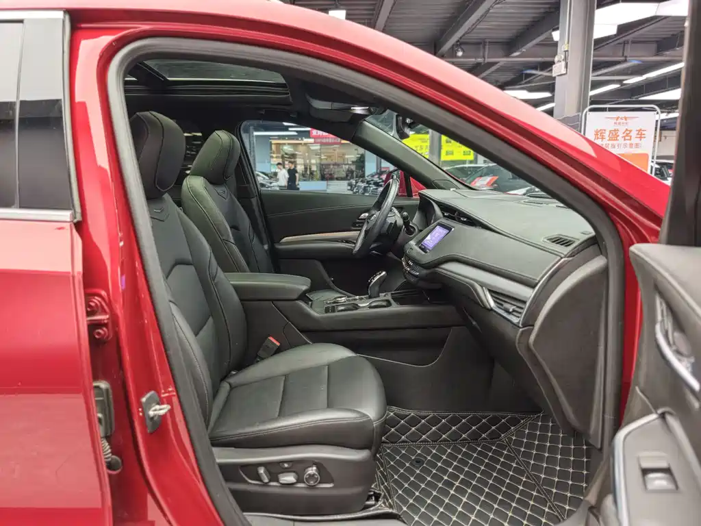 Cadillac XT4 凯迪拉克XT4 2020款 28 T 四驱铂金版