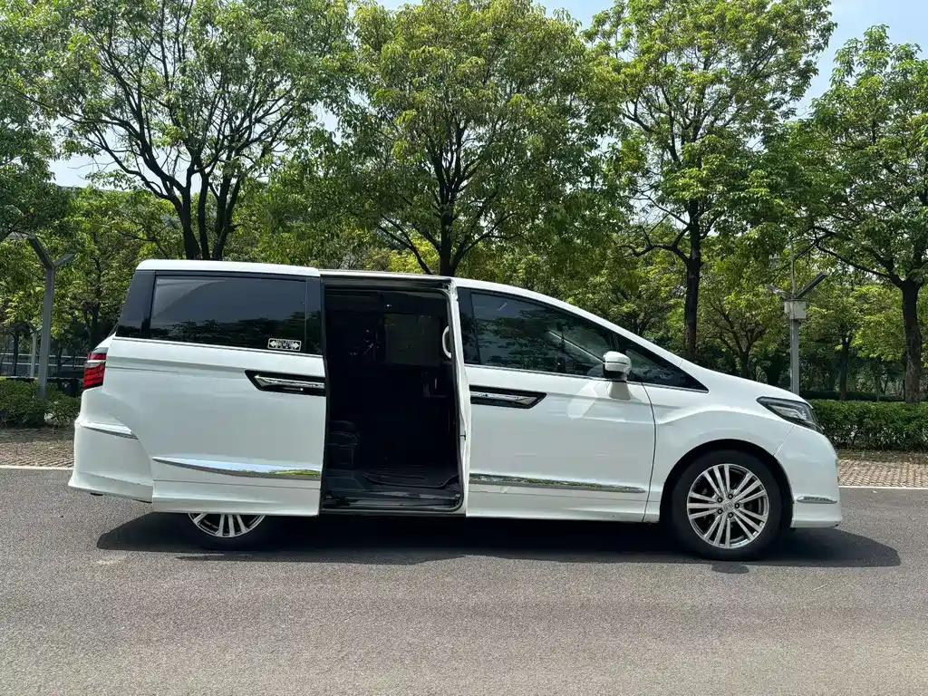 Elysion 2.4 L Style