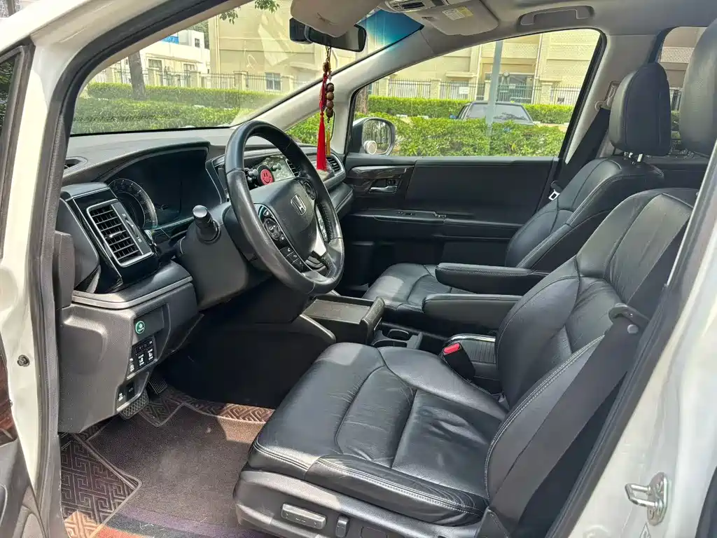 Elysion 2.4 L Style