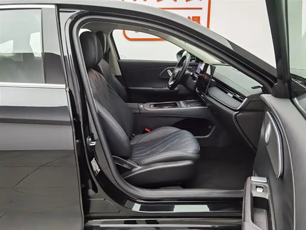 Fengyun A8 L 风云A8 L 2025款 1.5 TGDI 145 km 标准型