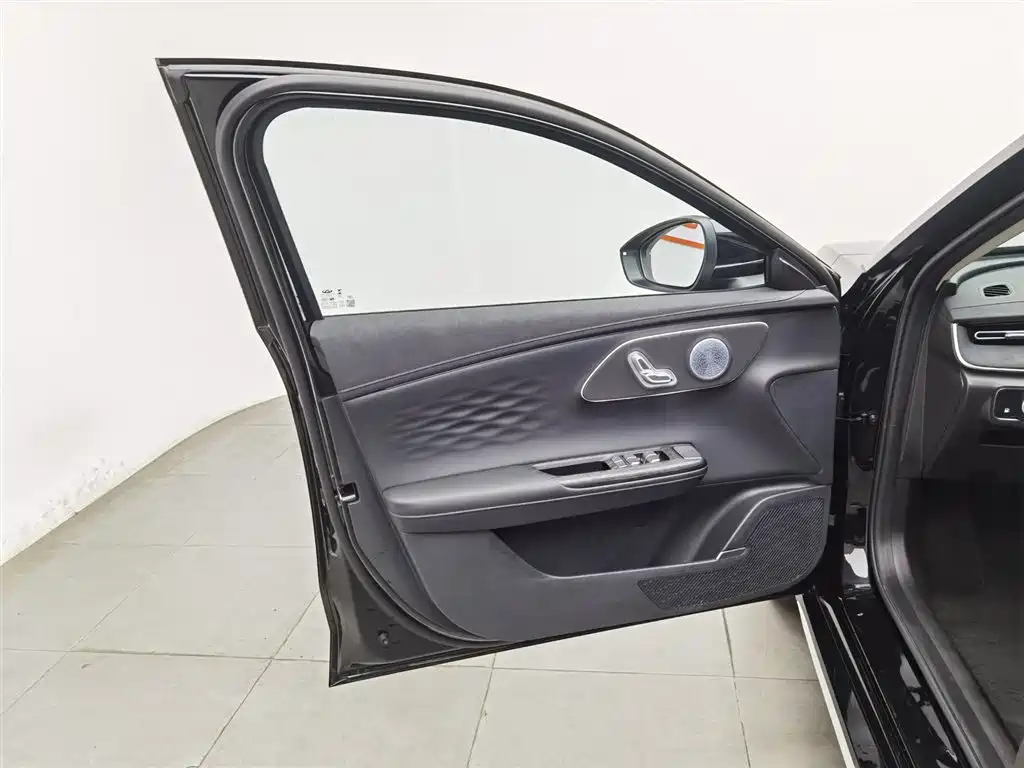 Fengyun A8 L 风云A8 L 2025款 1.5 TGDI 145 km 标准型