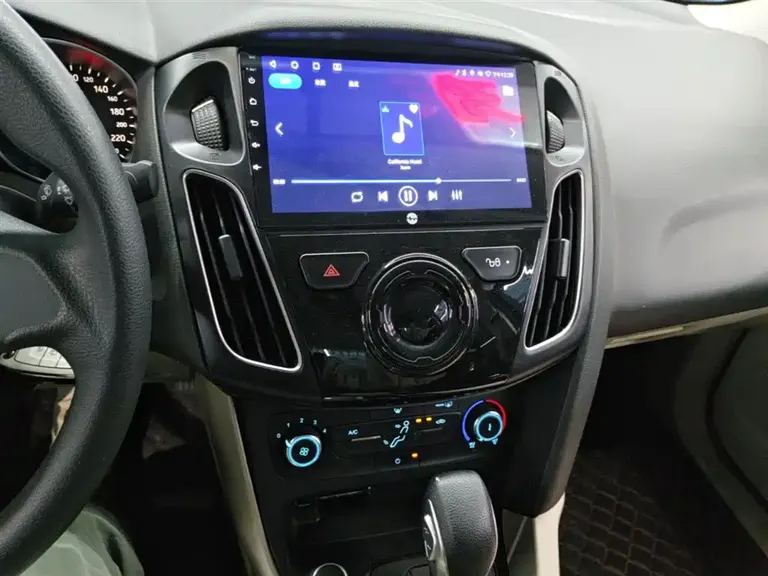 Ford Focus Sedan 1.6 L Auto Comfort Smart Travel