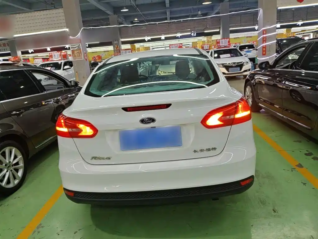 Focus Sedan 1.6 L Auto Comfort Smart Travel