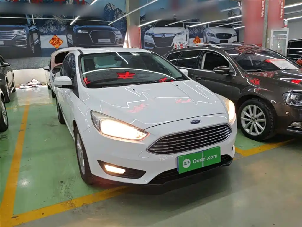 Focus Sedan 1.6 L Auto Comfort Smart Travel