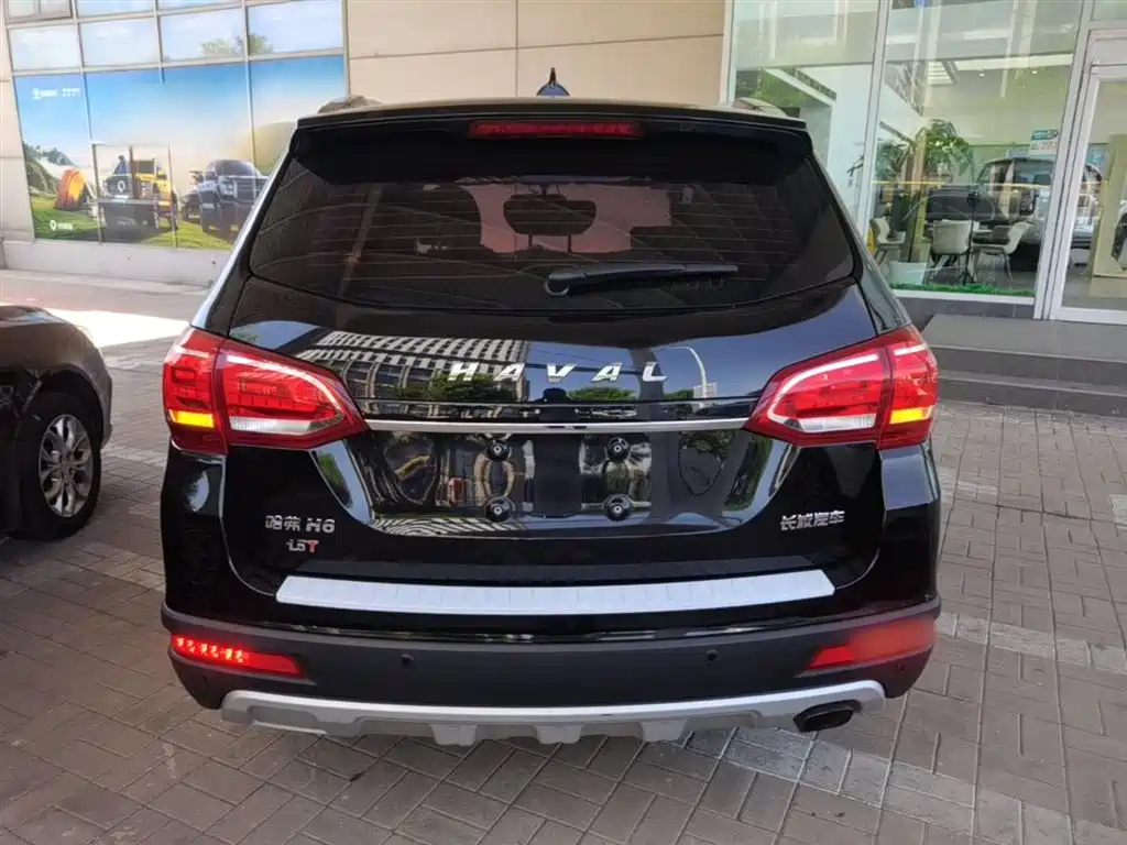 Haval H6 Red Label Sport 1.5 T Manual 2 WD Elite