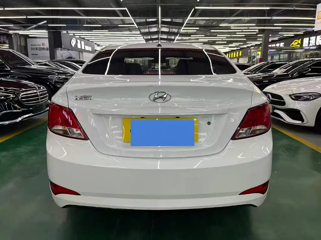 Accent 1.4 L Auto Intelligent GLS