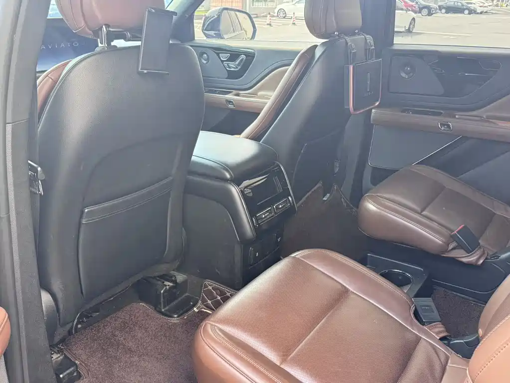 Aviator 3.0 T V6 4 WD Premium