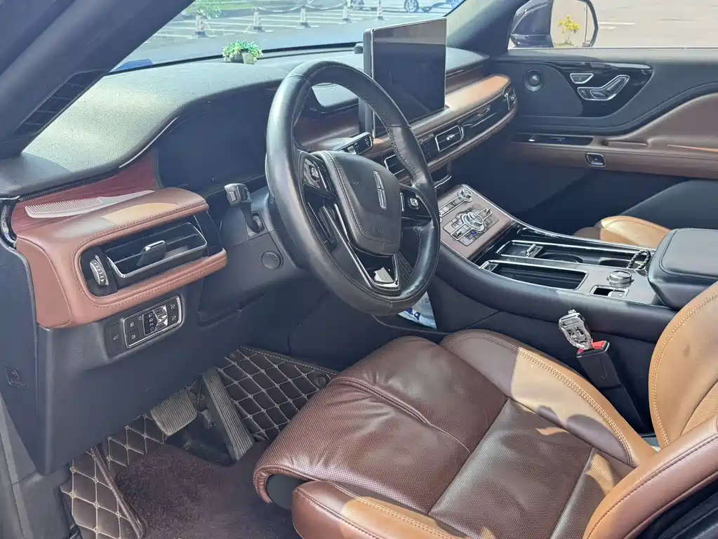 Aviator 3.0 T V6 4 WD Premium