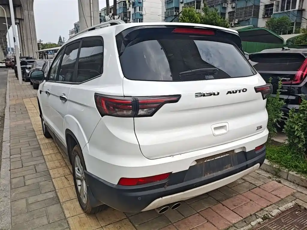 Bisu T5 比速T5 2017款 1.5 T 手动尊贵型