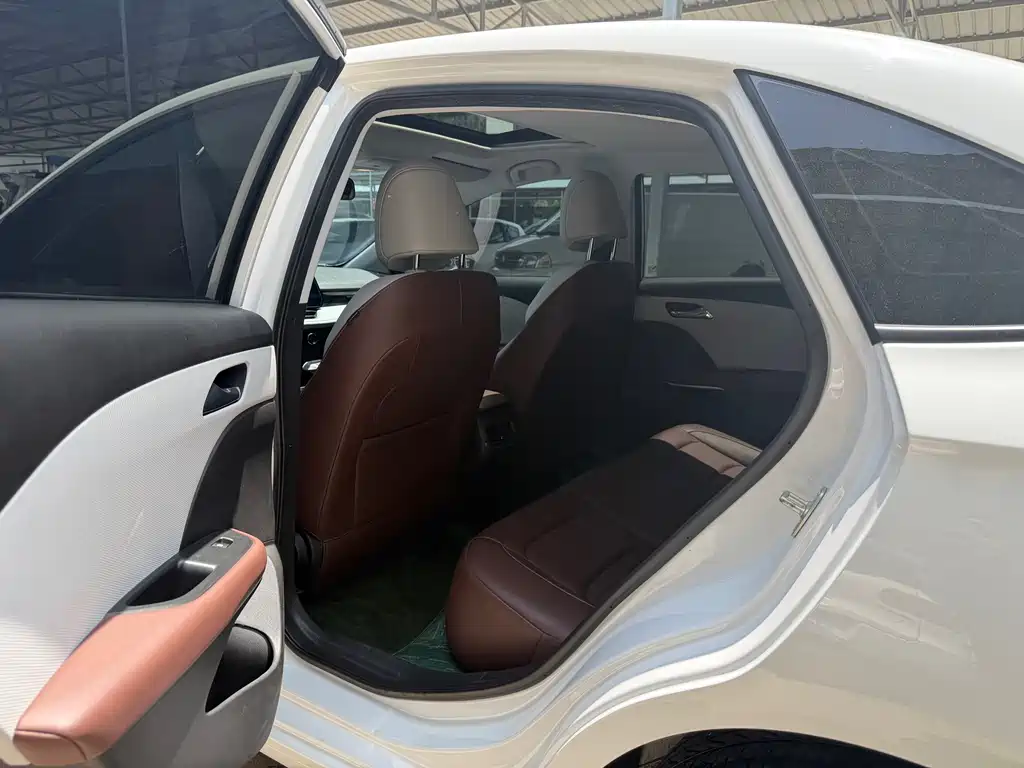 Monza 1.5 L DCT Joy