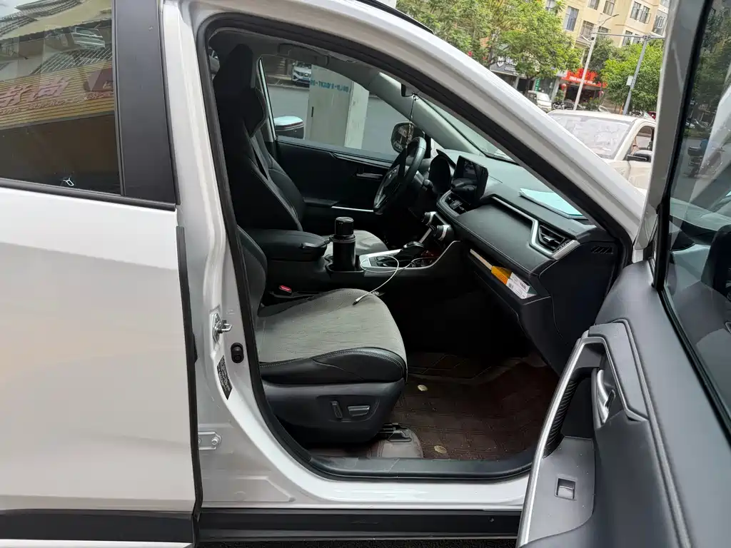Wildlander 2.0 L CVT 4 WD Luxury PLUS