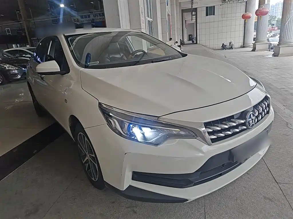 Venucia D60 启辰D60 2020款 1.6 L XE CVT进享版