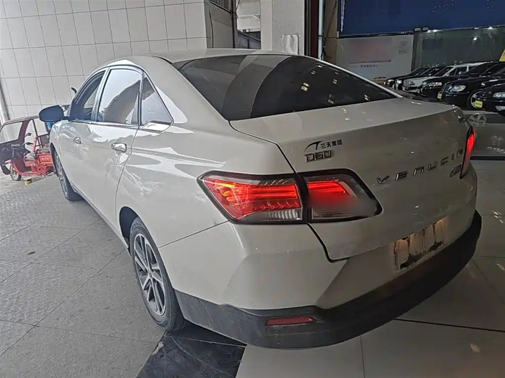 Venucia D60 启辰D60 2020款 1.6 L XE CVT进享版