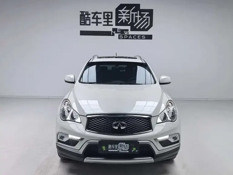 Infiniti QX50 2.5 L Joy