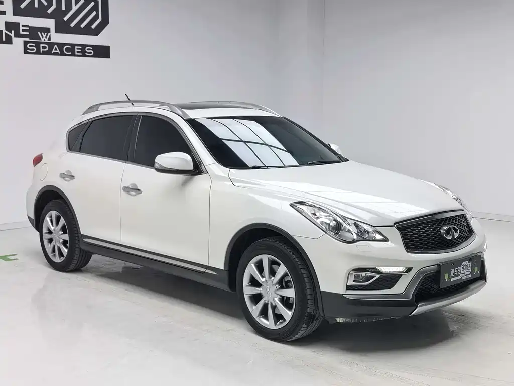 Infiniti QX50 2.5 L Joy