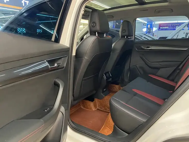 Skoda Karoq TSI280 Luxury Enjoyment