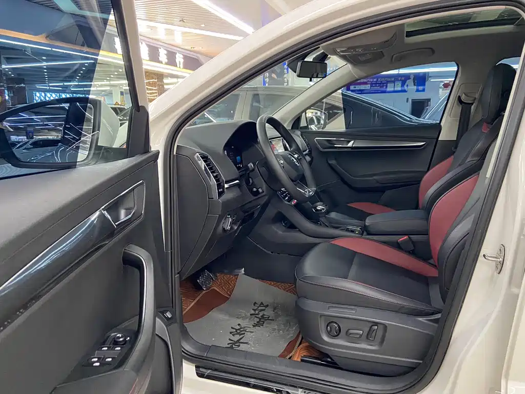 Karoq TSI280 Luxury Enjoyment