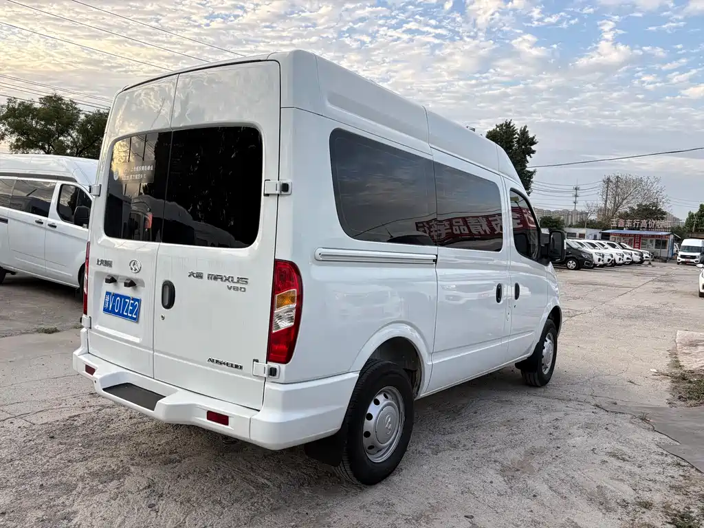 Xintu V80 2.5 T Classic6-speed Manual Aoyuntong SWB Mid Roof 5 6-seat