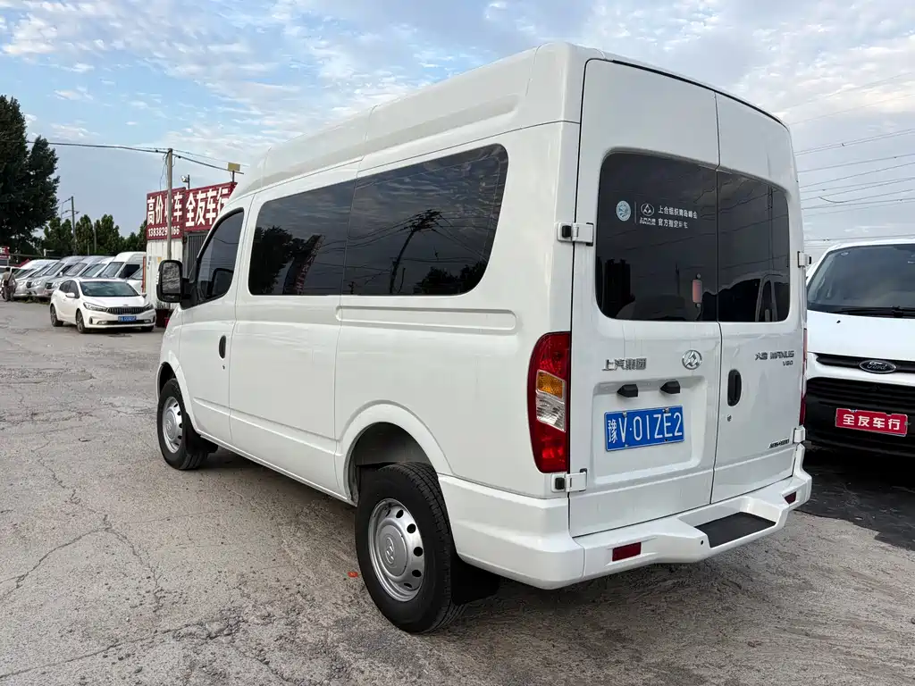 Xintu V80 2.5 T Classic6-speed Manual Aoyuntong SWB Mid Roof 5 6-seat