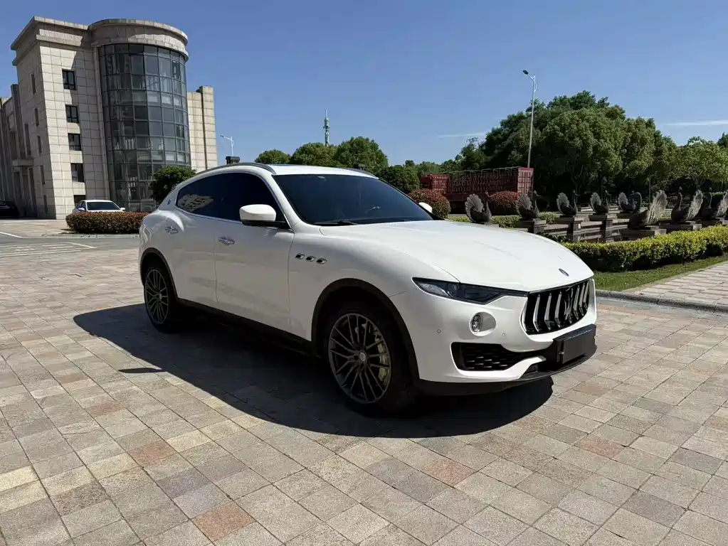 Levante 3.0 T Classic