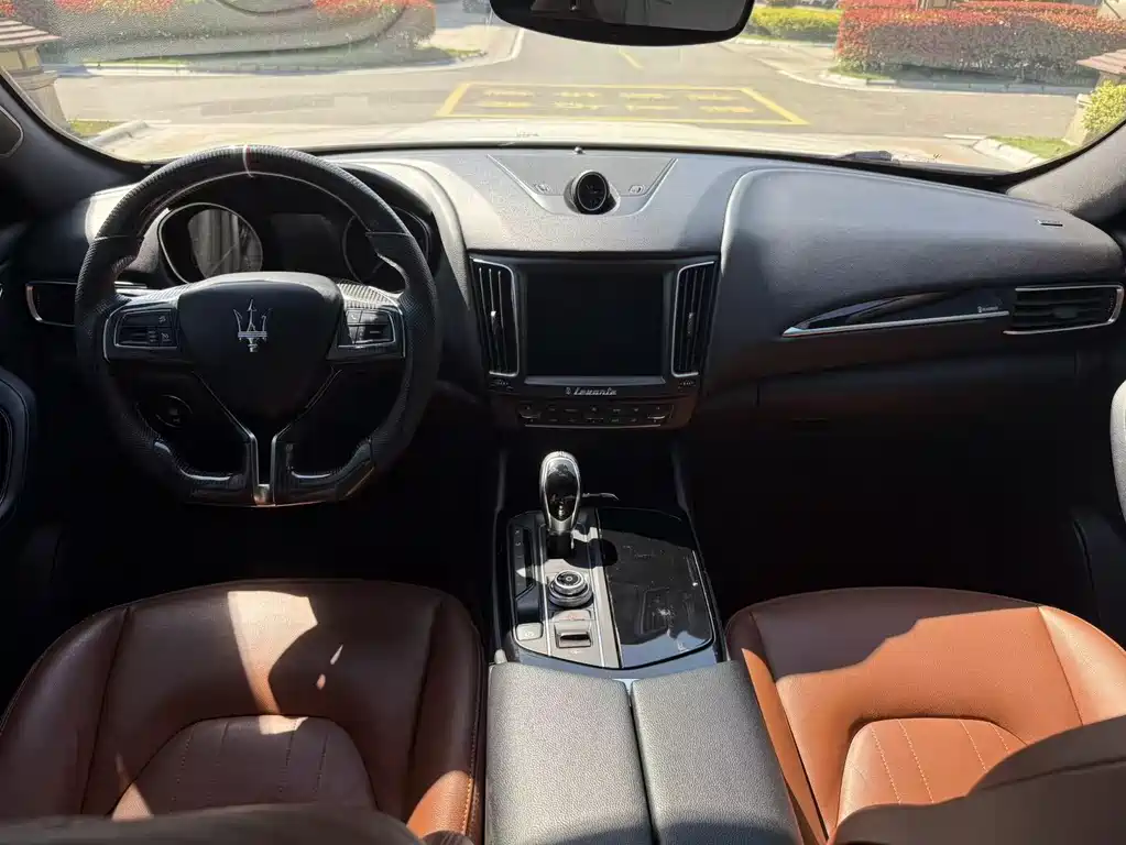 Levante 3.0 T Classic