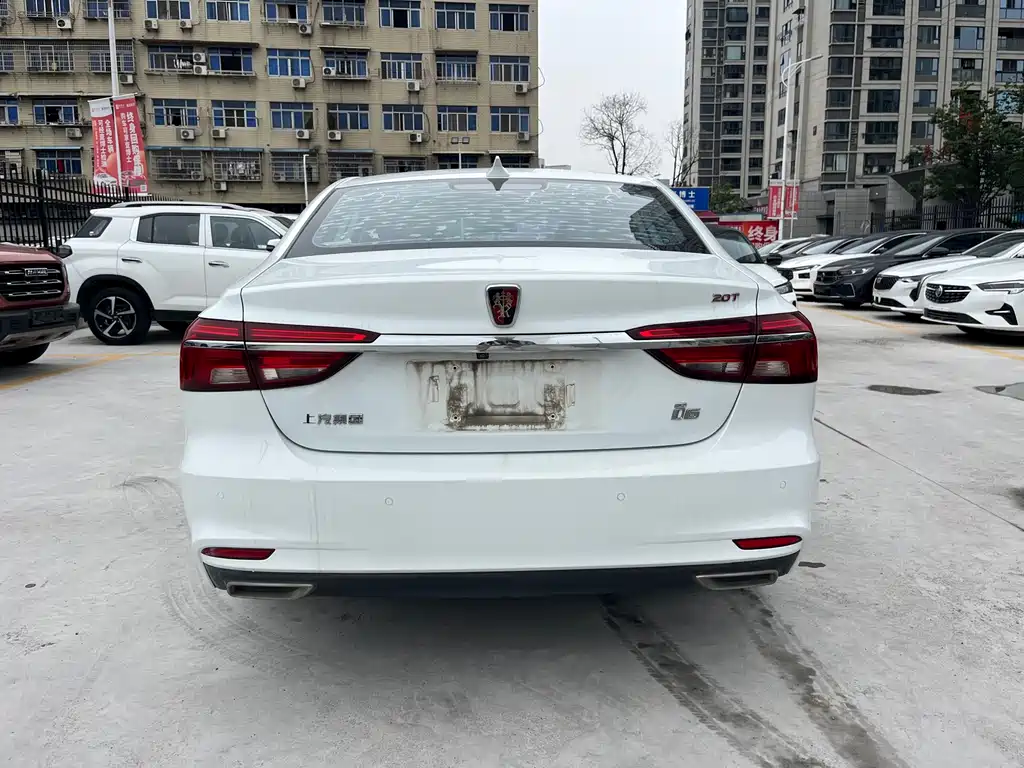 Roewe i6 Classic 20 T Auto Internet Smart Enjoyment