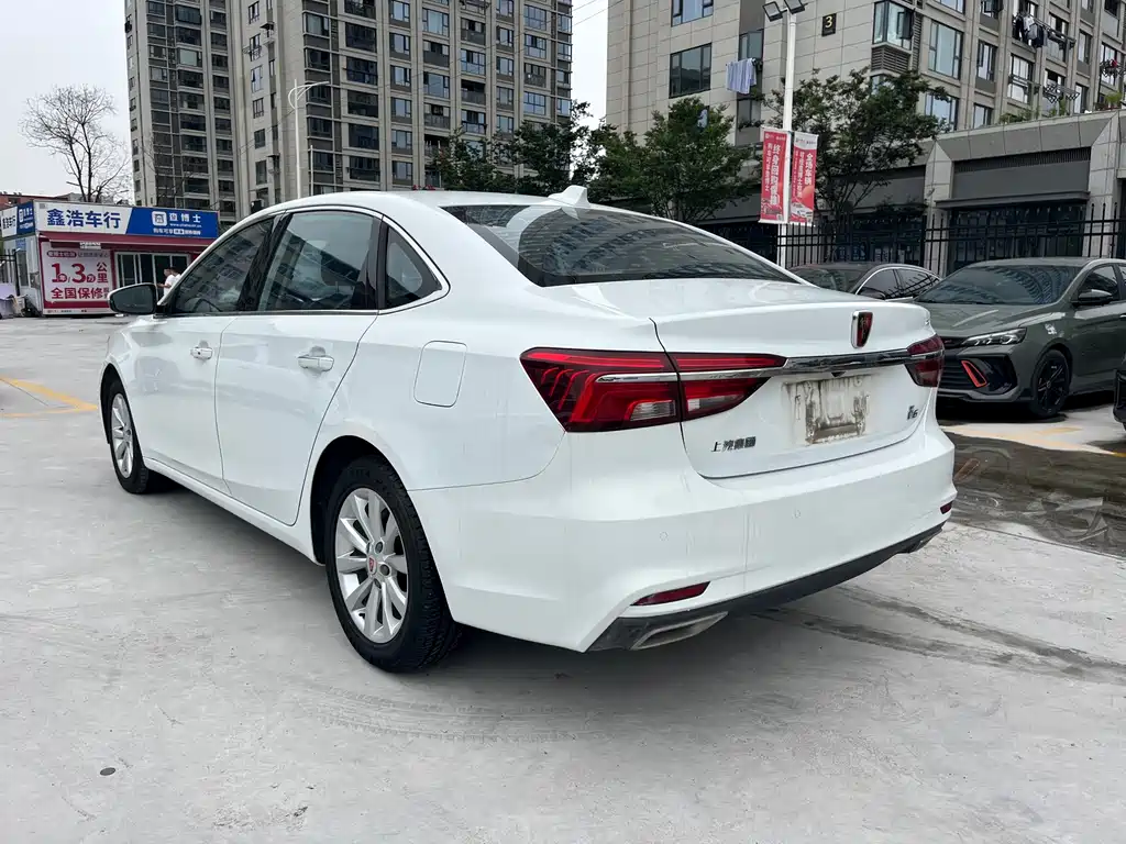 Roewe i6 Classic 20 T Auto Internet Smart Enjoyment