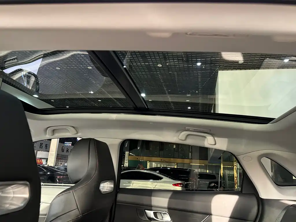 Changan UNI-K 2.0 T Distinguished
