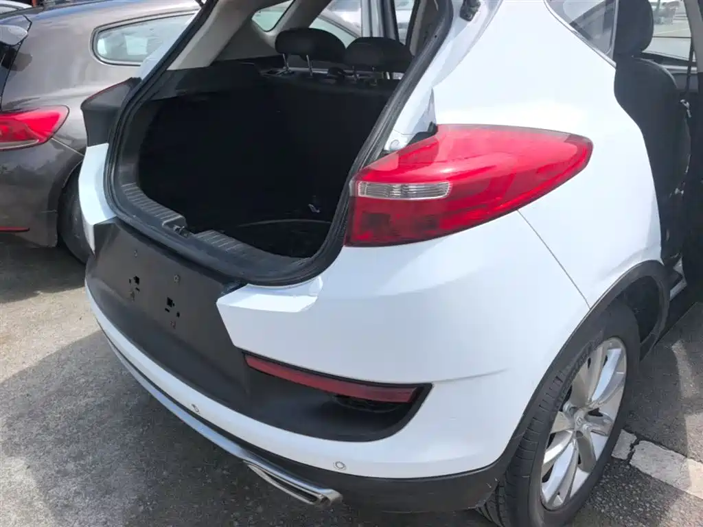 Emgrand GS Sport 1.3 T Manual Leading Style