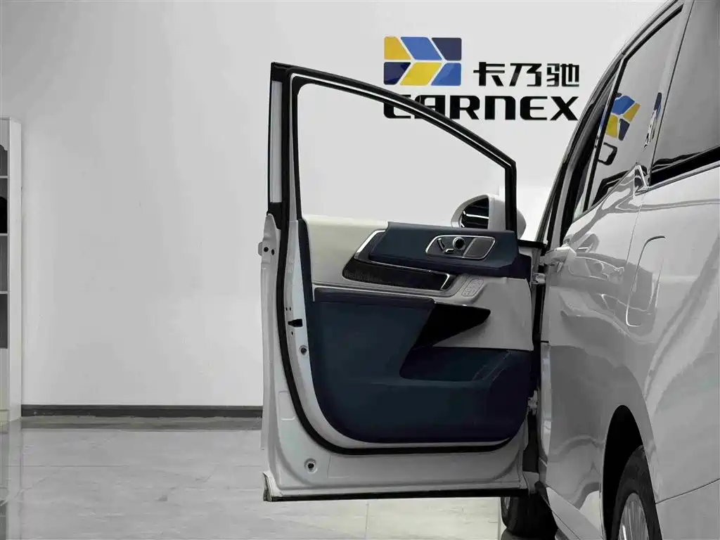 Century 2.0 T 4-seat Private