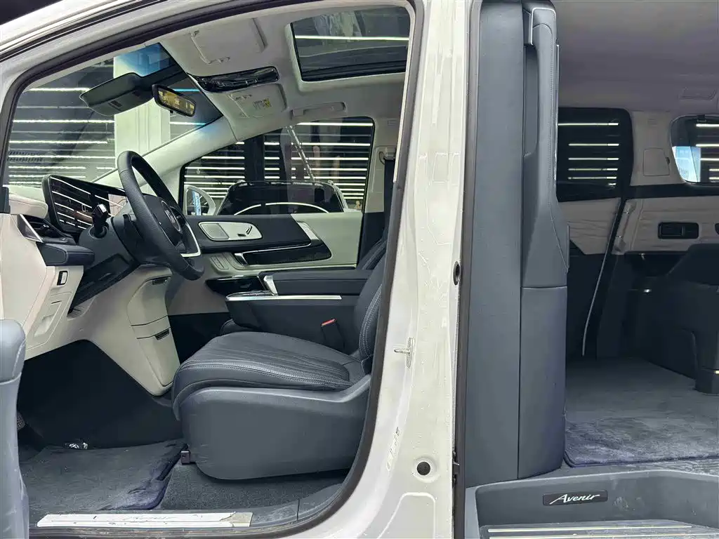 Century 2.0 T 4-seat Private